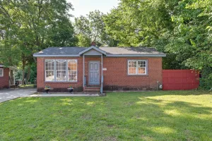 Image of 2 Mi to Center City: Charlotte North End Home