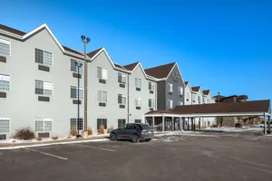 Image of Country Inn & Suites by Radisson, Watertown, SD