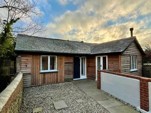 Image of Charming 2-bed Lodge in Dorchester