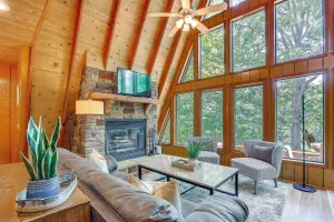 Image of Lakefront Innsbrook Home: Hot Tub + Resort Access!