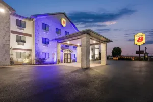 Image of Super 8 by Wyndham Uniontown PA