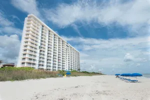 Image of Radisson Suite Hotel Oceanfront