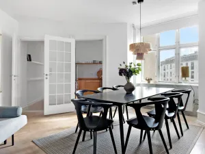 Image of Sanders Stage - Endearing 3-bdr. Apt. Near Nyhavn