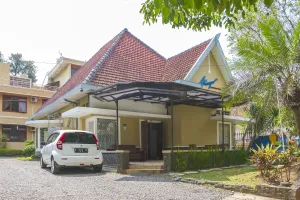 Image of RedDoorz Plus near Brawijaya Museum