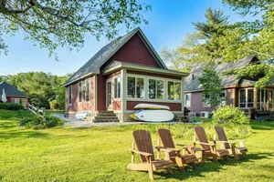 Image of Waterfront Cottage in Summer Village w/ Grill