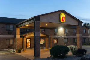 Image of Super 8 by Wyndham Farmington