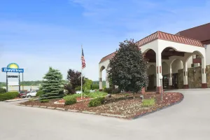 Image of Ramada by Wyndham Pittsburgh/New Stanton
