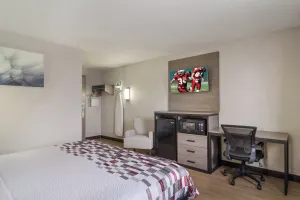 Image of Red Roof Inn & Suites Brunswick I-95