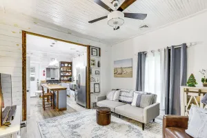 Image of Cozy Carterville Home: 3 Mi to Crab Orchard Lake!