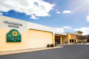 Image of La Quinta Inn by Wyndham Davenport & Conference Center