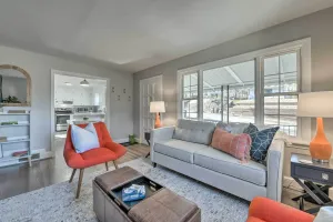 Image of Mid-Century Modern Cottage in Ardmore Area!
