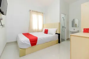 Image of RedDoorz near Siloam Hospital Palembang