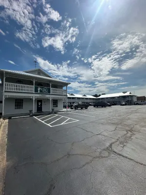 Image of Key West Inn - Clanton