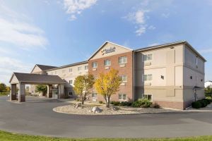 Image of Comfort Inn & Suites Davenport - Quad Cities