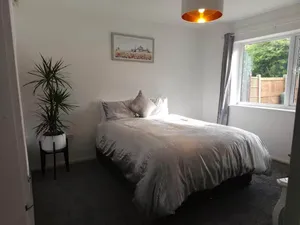 Image of Pet Friendly - 2 Bedrooms - 4 Guests - Parking