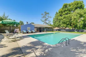 Image of 2 Mi to Manatees: Homosassa Home w/ Lanai!