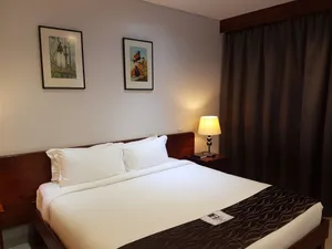 Image of Paddy's Hotel & Apartments