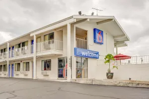 Image of Motel 6-Portland, OR - Central