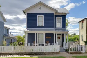 Image of Cozy Virginia Home in Lynchburg Historic District!