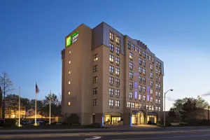 Image of Holiday Inn Express & Suites Boston - Cambridge by IHG