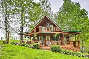 Image of Wellington Cabin Escape w/ Wraparound Deck!