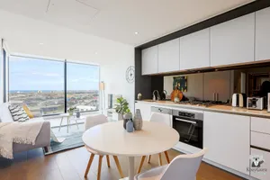Image of KOZYGURU DOCKLANDS LUXURY WATER VIEW APT 1 BED VDO915