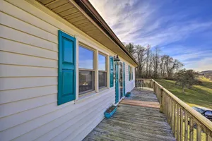 Image of Pet-Friendly Home with Grill and Farm in Meadowview!