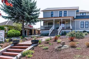 Image of Redtail Inn - 3 Suites Sleeps Up To 12