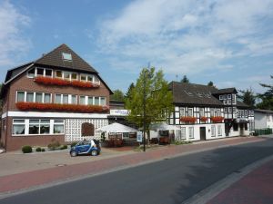 Image of Akzent Hotel Zur Wasserburg - Hotel Garni bed & breakfast