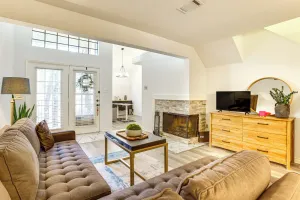 Image of Pet-friendly Condo w/ Pool Access in Houston