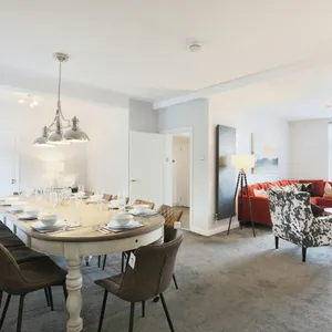 Image of Deluxe 7 Bedroom Property in Solihull