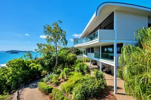 Image of Waves 5 Luxury 3 Bedroom Breathtaking Ocean Views Central Location