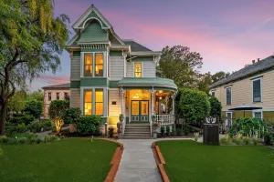Image of Hennessey House Bed and Breakfast