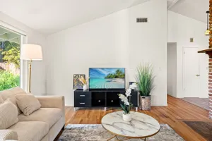 Image of Perfect Family Home With Fireplace Spacious Yard