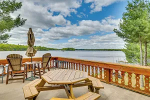 Image of Gorgeous Lake Arbutus Getaway w/ Dock & Boat House