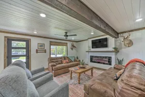 Image of Eufaula Retreat w/ Lake Views: Walk to Marina