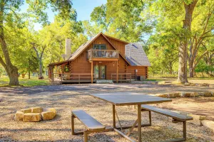 Image of 'rock Creek Lodge' 1 Mi to Lake of the Arbuckles!