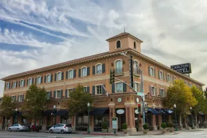 Image of Carlton Hotel