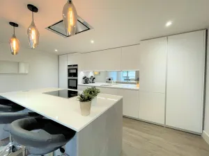 Image of Spectacular 2 Bedroom Apartment in Great Location