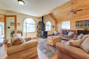 Image of Rustic Truckee Cabin Retreat w/ Community Pool!