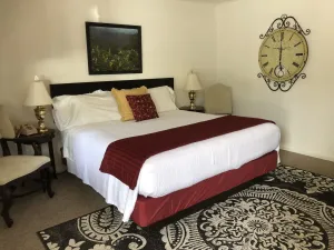 Image of Cardinal Inn
