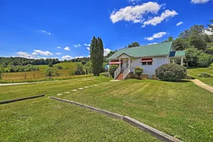 Image of Quaint and Scenic Country Cottage, 3 Mi to New River