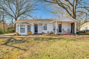 Image of Grills, Fire Pit & Yard: Central Granbury Home!