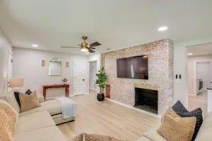 Image of Away in Paris Retreat w/ Workspace, 2 Mi to Dtwn