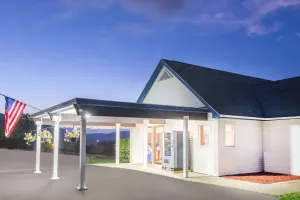 Image of Travelodge by Wyndham Lake George NY