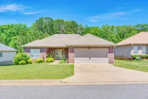 Image of 11 Mi to Dtwn Little Rock: Home w/ Large Deck!