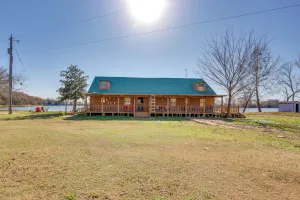 Image of Private Lake On-site: Secluded Retreat in Grant!