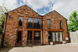 Image of Platform Avenues 5 Bed House with Free Street Parking