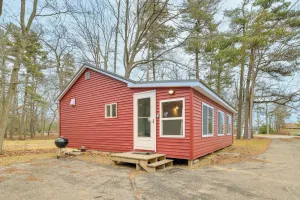 Image of Oscoda Cabin w/ Charcoal Grill: Walk to Lake Huron