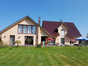 Image of Reizendes Ferienhaus mit Swimmingpool Naehe Ostsee